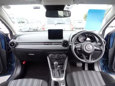 Mazda MAZDA2  с аукциона в Японии