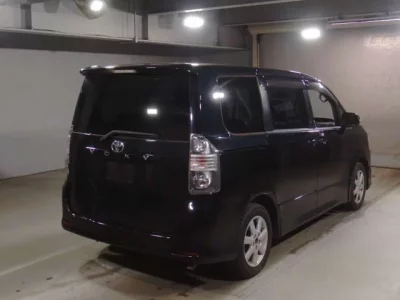 Toyota VOXY  с аукциона в Японии