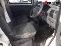 Mitsubishi MINICAB VAN лот № 8230 оценка R  с аукциона в Японии 3