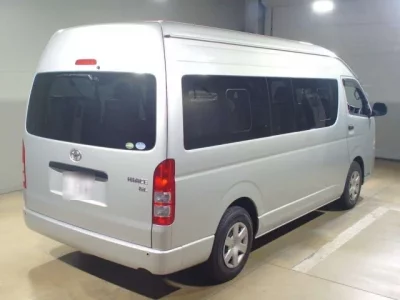Toyota HIACE  с аукциона в Японии