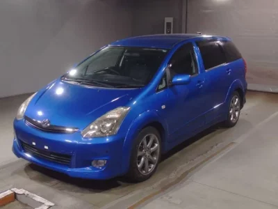 Toyota WISH  с аукциона в Японии