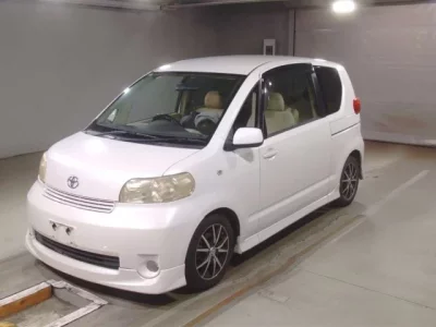 Toyota PORTE  с аукциона в Японии