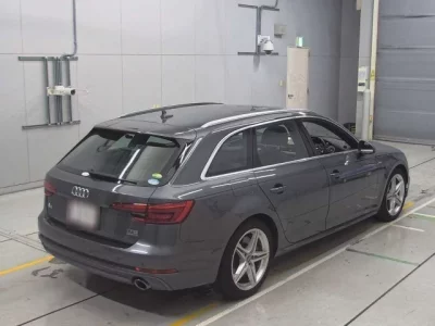 Audi A4  с аукциона в Японии