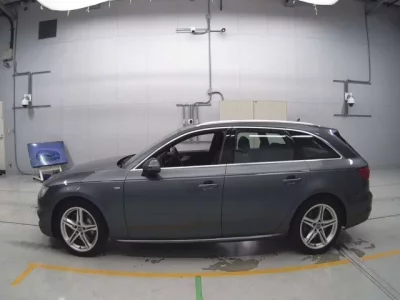 Audi A4  с аукциона в Японии
