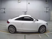Audi TT лот № 38019 оценка 4  с аукциона в Японии 2