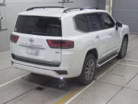 Toyota LAND CRUISER лот № 33024 оценка 6  с аукциона в Японии 1