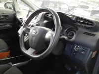 Toyota WISH лот № 10037 оценка 4  с аукциона в Японии 6