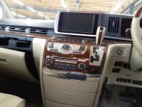 Nissan ELGRAND лот № 10043 оценка 3.5  с аукциона в Японии 9