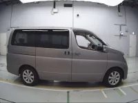 Nissan ELGRAND лот № 10043 оценка 3.5  с аукциона в Японии 2