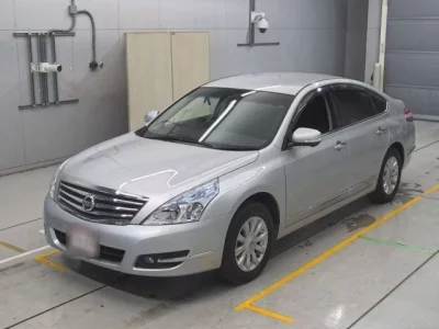 Nissan TEANA  с аукциона в Японии