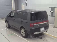 Mitsubishi DELICA D5 лот № 10049 оценка 3  с аукциона в Японии 5