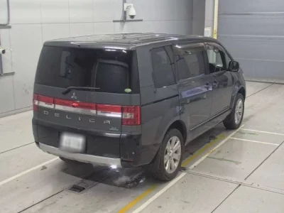 Mitsubishi DELICA D5  с аукциона в Японии