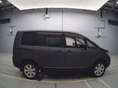 Mitsubishi DELICA D5  с аукциона в Японии