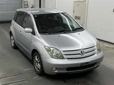 Toyota IST  с аукциона в Японии