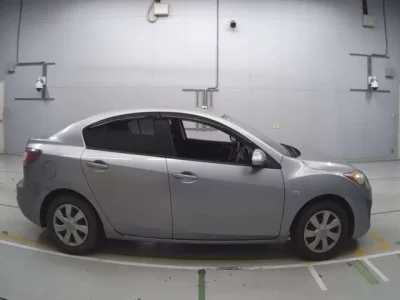 Mazda AXELA  с аукциона в Японии