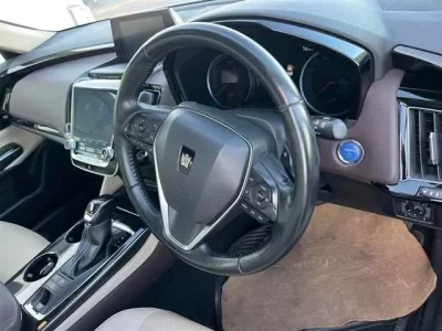 Toyota CROWN  с аукциона в Японии