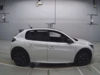 Peugeot 208 лот № 38052 оценка 5  с аукциона в Японии 2