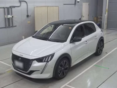 Peugeot 208  с аукциона в Японии