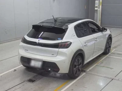 Peugeot 208  с аукциона в Японии