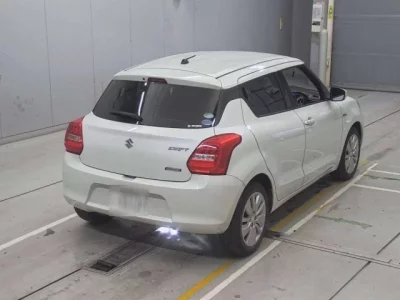 Suzuki SWIFT  с аукциона в Японии