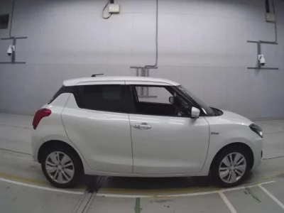 Suzuki SWIFT  с аукциона в Японии