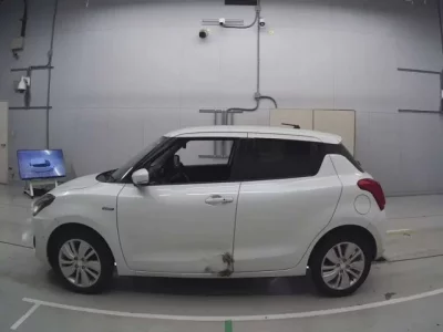 Suzuki SWIFT  с аукциона в Японии