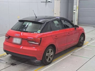 Audi A1  с аукциона в Японии
