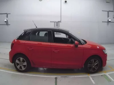 Audi A1  с аукциона в Японии