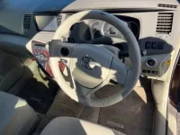 Toyota ISIS лот № 20072 оценка 3.5  с аукциона в Японии 2