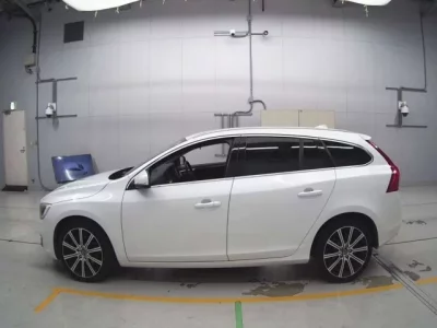 Volvo S60  с аукциона в Японии