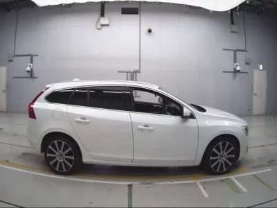 Volvo S60  с аукциона в Японии