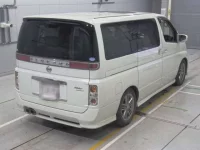 Nissan ELGRAND лот № 10104 оценка 3.5  с аукциона в Японии 1