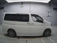 Nissan ELGRAND лот № 10104 оценка 3.5  с аукциона в Японии 2