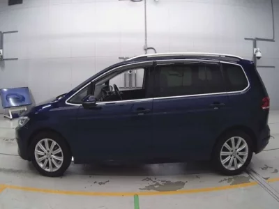 Volkswagen GOLF TOURAN  с аукциона в Японии