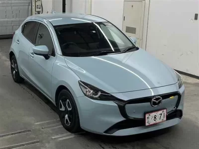 Mazda MAZDA2  с аукциона в Японии