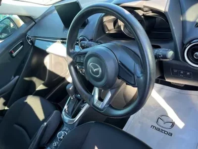 Mazda MAZDA2  с аукциона в Японии