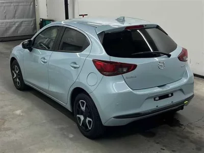 Mazda MAZDA2  с аукциона в Японии