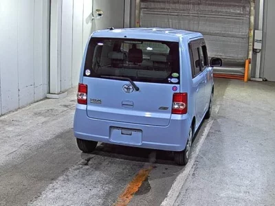 Toyota PIXIS SPACE  с аукциона в Японии
