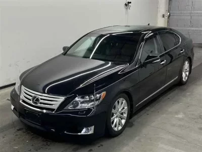 Lexus LS  с аукциона в Японии