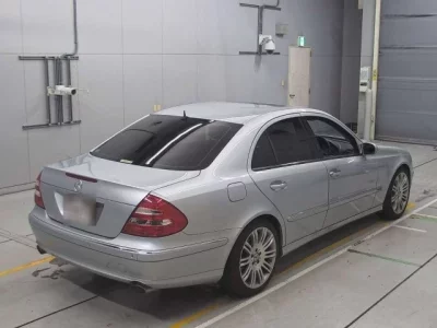 Mercedes-Benz E CLASS  с аукциона в Японии
