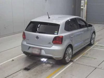 Volkswagen POLO  с аукциона в Японии