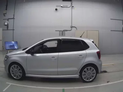 Volkswagen POLO  с аукциона в Японии