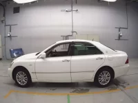 Toyota CROWN лот № 10138 оценка 3.5  с аукциона в Японии 3