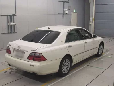 Toyota CROWN  с аукциона в Японии