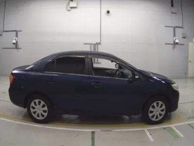 Toyota COROLLA AXIO  с аукциона в Японии