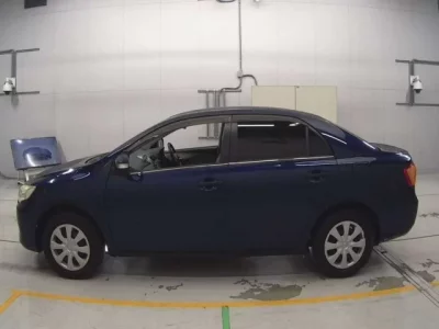 Toyota COROLLA AXIO  с аукциона в Японии