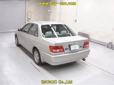 Toyota CARINA  с аукциона в Японии
