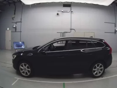 Volvo V60  с аукциона в Японии
