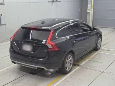 Volvo V60  с аукциона в Японии