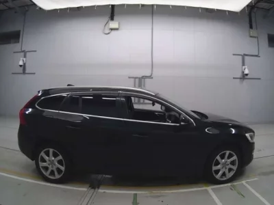 Volvo V60  с аукциона в Японии